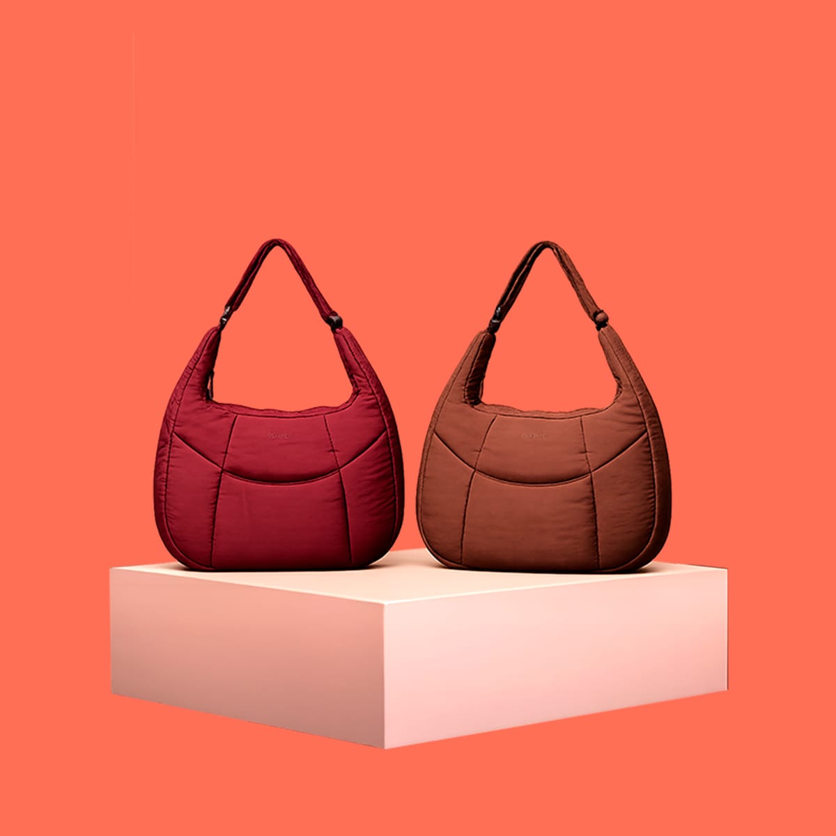 Tote Moon Puffer em destaque